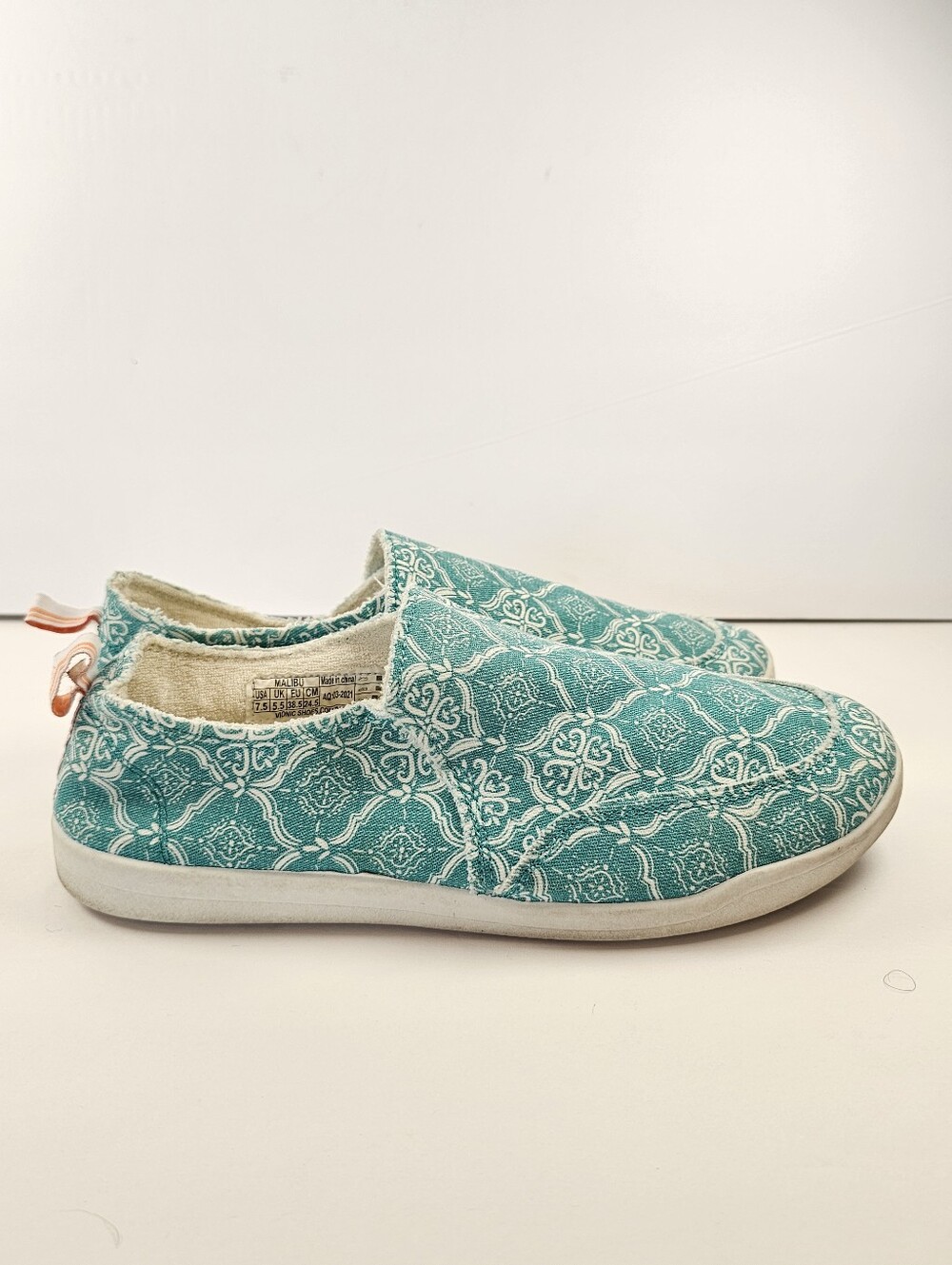 Vionic Beach Malibu Slip-on Loafer Size 7.5 Aqua and White Summer Vacation - Picture 3 of 7